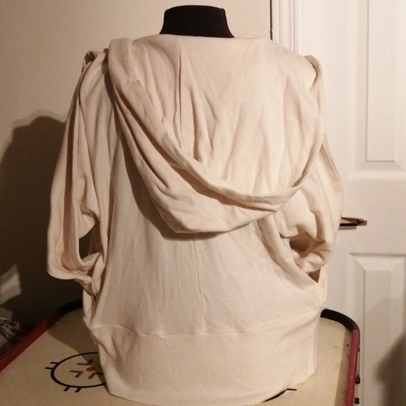 3/25 New Women hoodie - Picture 3 of 4